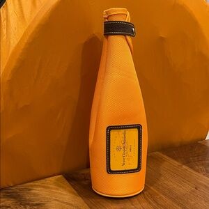 Veune Brut Champagne Orange Bottle Cover